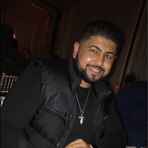 Meet your Posher, Firas